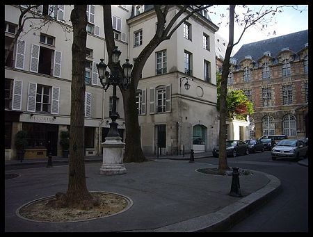 P2430638
