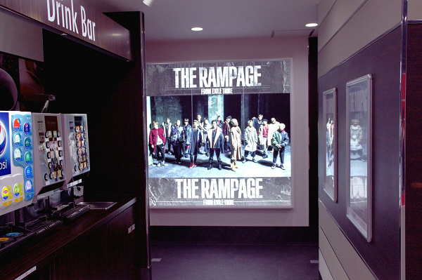 「THE RAMPAGE ROOM」実施店舗内画像：ビッグエコー 中目黒山手通り店