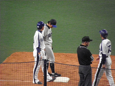 008 森野のヒットで、1アウト満塁です