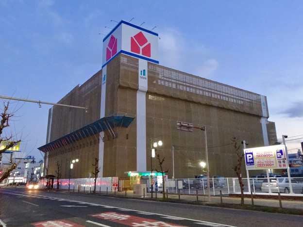 新しい建物の建設が始まってた、ヤマダ電機テックランド春日井店(2017年2月27日)- 3:屋上の巨大看板が復活