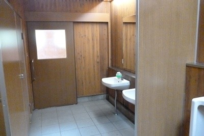 2014091111-029EntranceToilet
