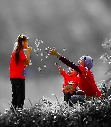 Soap bubbles melted in a heart(1)