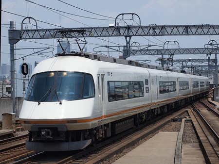 近鉄21000系名伊甲特急 近鉄名古屋線八田駅01