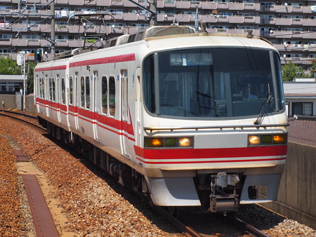 名鉄1800系普通 名鉄常滑線豊田本町駅