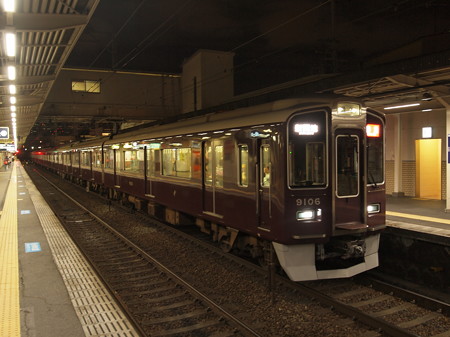 阪急9000系特急 阪急神戸線十三駅01