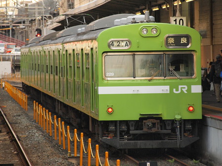 103系普通 奈良線京都駅01