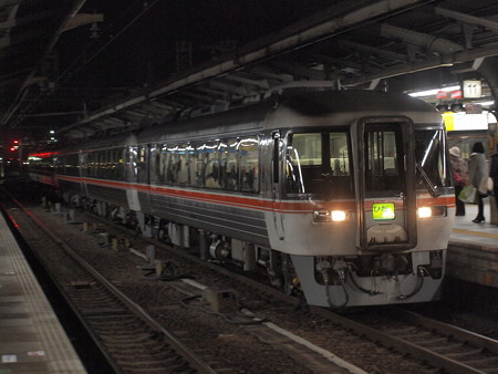 キハ85系特急ワイドビューひだ 東海道本線名古屋駅03
