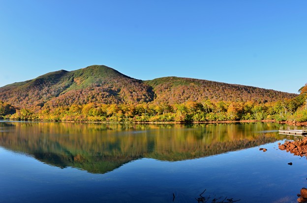 紅葉～須川湖全体
