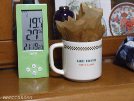 20161228_212234_コーヒーフィルターで加湿器