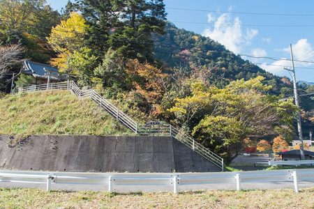 接岨峡の若宮神社