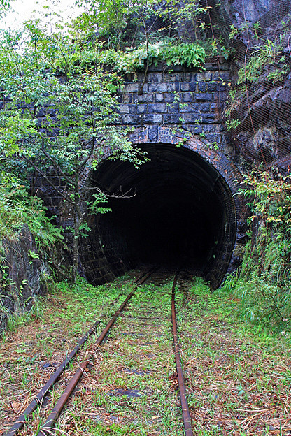 向間藤トンネルの足尾本山側