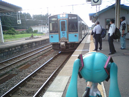 野辺地駅に到着。5分の連絡で、八戸行きに乗り換えです。 ■ 野辺地 ...