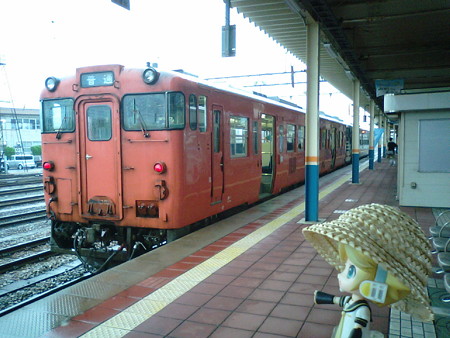 レン:「をを?! キハ47系タラコ車だ!」 ■酒田 9:23 → 村上 11:...