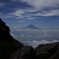 岩間から望む夏富士