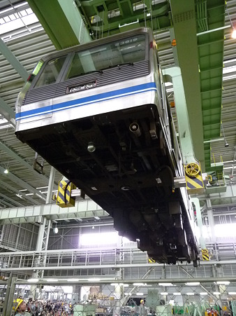 101114-大阪市交フェス 車体吊上 (29)