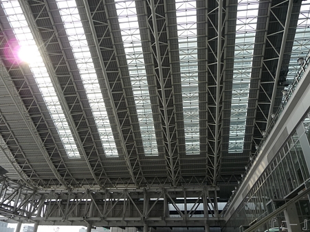 110416-17 大阪駅 (25)