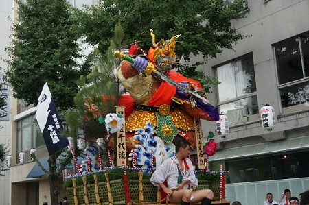 博多祇園山笠 2016年 追い山ならし 舁き山 千代流 秀麗陵王鬼面勲 飾り山笠 (1)