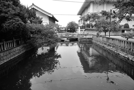 弁財天前の橋から西方面を見た風景