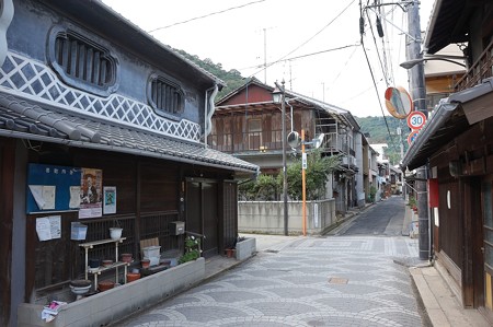 虫籠窓と海鼠壁がある古民家
