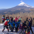 雪山講習会 愛鷹山 一日中富士山が見えて荻原次晴部長はじめ皆さん大変喜んでいます #山へ行こうよ。