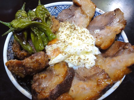 やわらか煮豚でちゃ丼