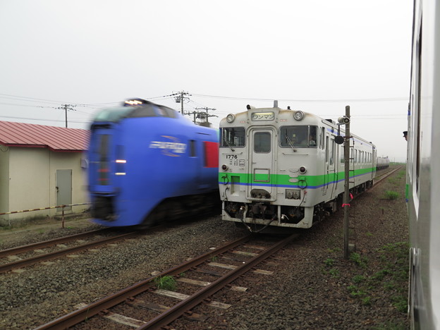 東庶路信号場で・・・待避！