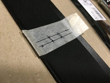 穴あけ位置を書き込む