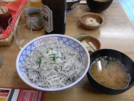 「長兵衛」の「しらす丼」