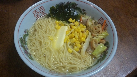 自宅で塩バターコーンラーメン
