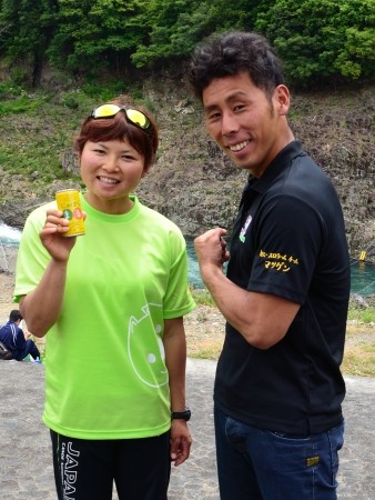 伊藤由佳選手と金谷徹選手
