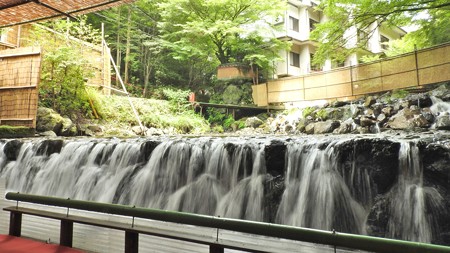 貴船荘 川床W04