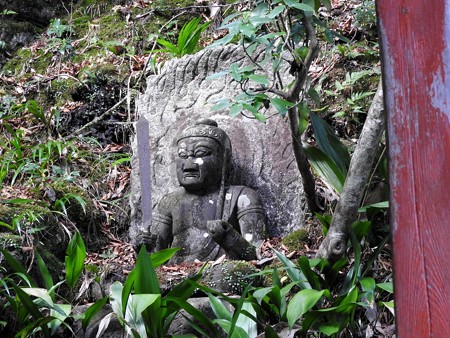 石山寺22 手水舎 不動明王