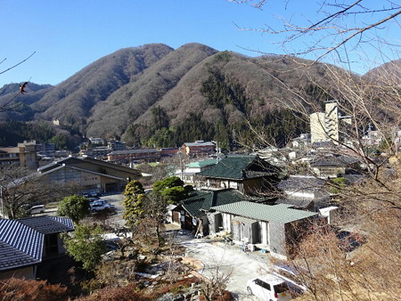 161231-08神社から温泉街