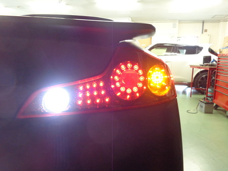 スカイラインＶ３５クーペ　東京都　テールＬＥＤ取付