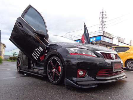 レクサスＣＴ２００ｈ　山梨県　ガルウイング取付　斜め