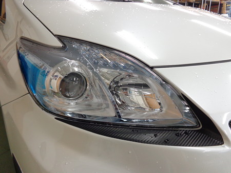 プリウス　車検・ヘッドライト取付前