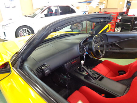 Ｓ２０００　愛知県　２ＤＩＮナビ取付　ダッシュボード取り外し前
