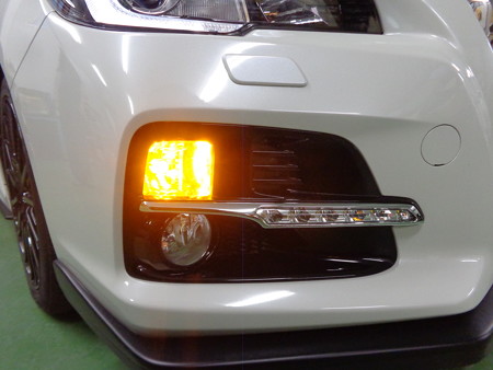レヴォーグ　茨城県　ウインカー２色ＬＥＤ　オレンジ