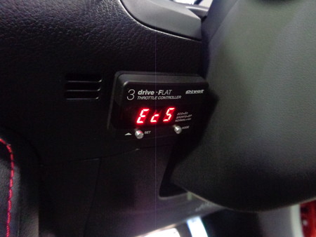 レクサスＣＴ２００ｈ　愛知県　スロットルコントローラー取付