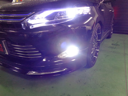 ハリアー　埼玉県　フォグＨＩＤ取付