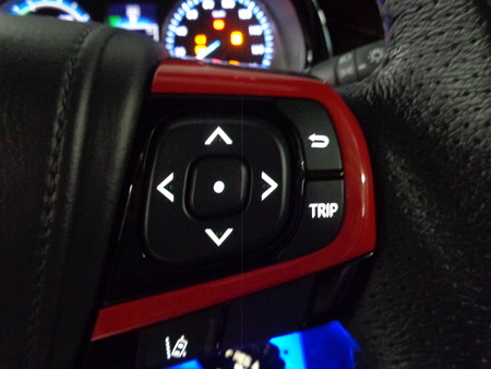 ハリアー　埼玉県　車内ＬＥＤ打ち替え　ステアリングスイッチ右