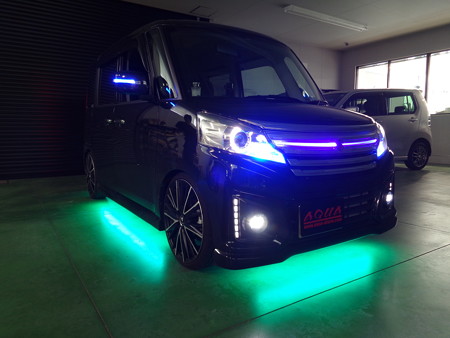 スペーシア　福井県　アンダーネオン取付５