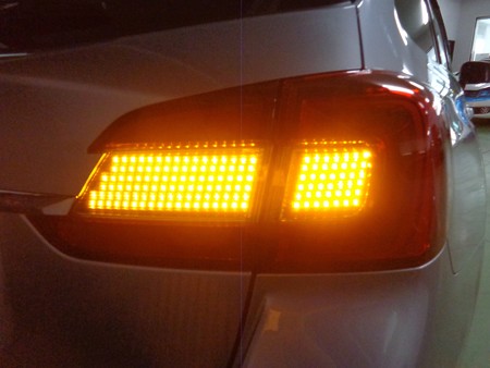 レヴォーグ　テールＬＥＤバージョン３取付　ウインカー