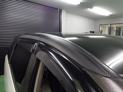 エスティマ　カーボンシート施工　ルーフサイド400