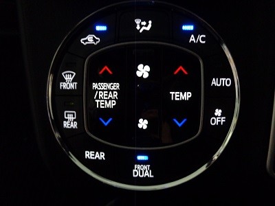 ヴォクシー　ＬＥＤ打ち替え　エアコンパネル