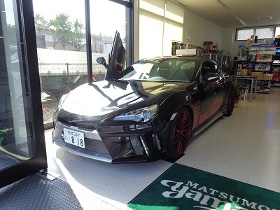 デモカー８６