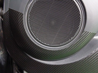bB　ドアパネル傷防止シート　スピーカーグリル下