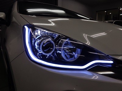 トヨタＡＱＵＡ　新潟県　ＮＥＷアウディ風ＬＥＤ　ホワイト