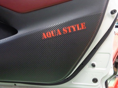 CX-3ドアパネル傷防止シート　ＡＱＵＡＳＴＹＬＥロゴ