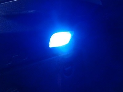 Ｃ－ＨＲ　ルームランプＬＥＤ　爆光タイプ　交換後　ラゲッジ